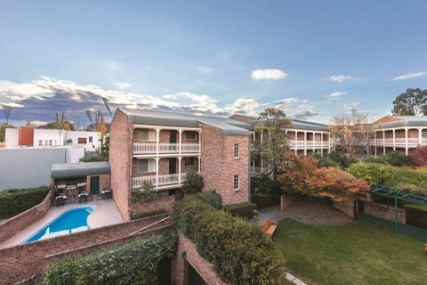Adina Serviced Apts Canberra Kingston - Yamba Accommodation 1
