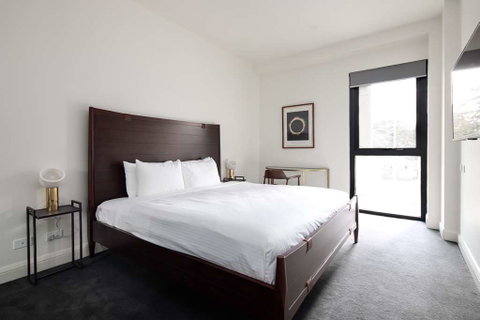 Knightsbridge Canberra - Yamba Accommodation 5
