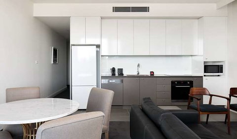 Knightsbridge Canberra - Yamba Accommodation 8