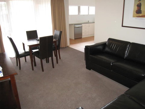 Forrest Hotel & Apartments - Yamba Accommodation 3