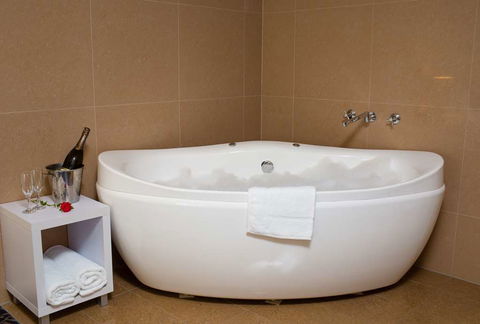 Best Western Plus Hovell Tree Inn - Yamba Accommodation 13