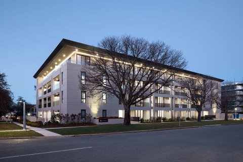 Knightsbridge Canberra - Yamba Accommodation 0