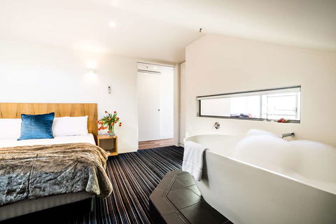 Salamanca Wharf Hotel - Yamba Accommodation 2