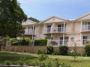 Aston Hill Motor Lodge - Yamba Accommodation 0
