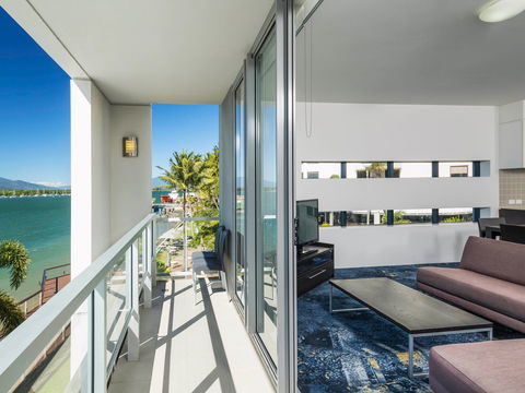 Sebel Cairns Harbour Lights - Yamba Accommodation 7