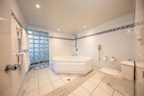 DoubleTree By Hilton Cairns - Yamba Accommodation 9