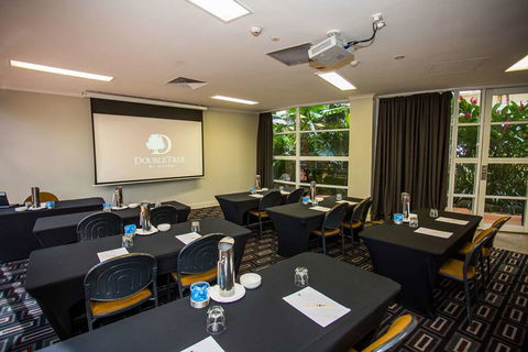 DoubleTree By Hilton Cairns - Yamba Accommodation 11