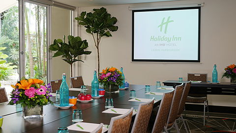 Holiday Inn Cairns Harbourside - Yamba Accommodation 10