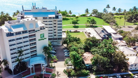 Holiday Inn Cairns Harbourside - Yamba Accommodation 17