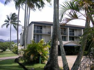 Cairns Holiday Lodge - Yamba Accommodation 0