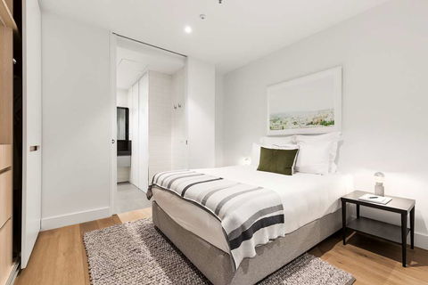 Tyrian Serviced Apts Albert Park Lane - Yamba Accommodation 0
