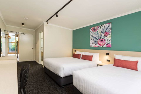 NIghtcap at Balaclava Hotel - Yamba Accommodation 2