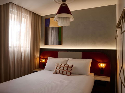 Hotel Morris Sydney - Yamba Accommodation 0
