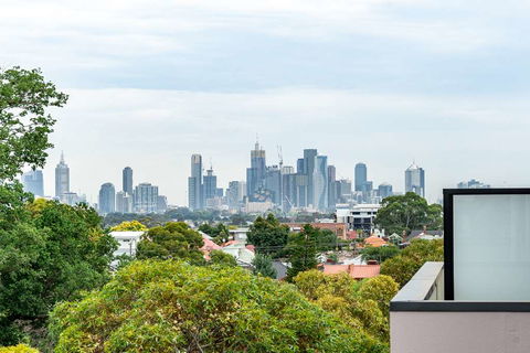 Artel Apartment Hotel Melbourne - Yamba Accommodation 1