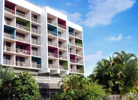 Cairns Plaza Hotel - Yamba Accommodation 0