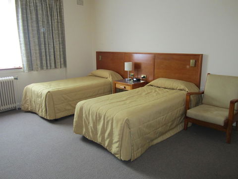 University House - ANU - Yamba Accommodation 29