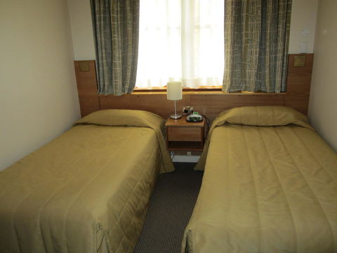 University House - ANU - Yamba Accommodation 40