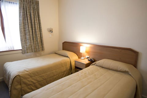 University House - ANU - Yamba Accommodation 1