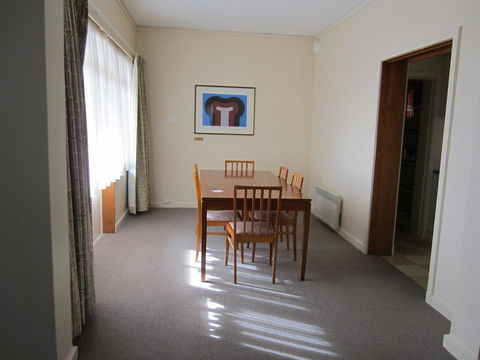 University House - ANU - Yamba Accommodation 37