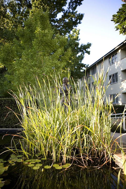 University House - ANU - Yamba Accommodation 11