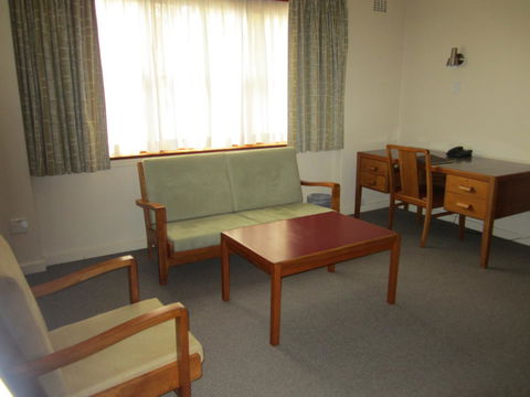 University House - ANU - Yamba Accommodation 38
