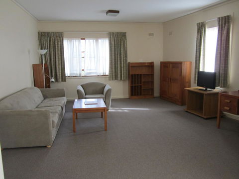 University House - ANU - Yamba Accommodation 39