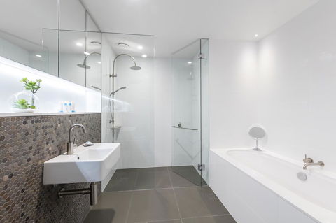 Vibe Hotel Canberra - Yamba Accommodation 9