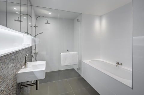 Vibe Hotel Canberra - Yamba Accommodation 32