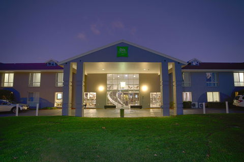 Ibis Styles Canberra - Yamba Accommodation 5