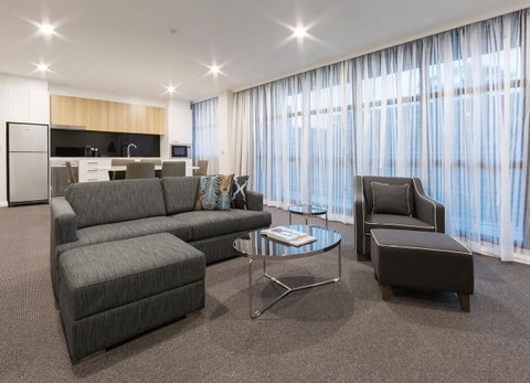 Avenue Hotel Canberra - Yamba Accommodation 8