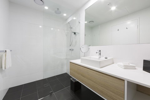 Avenue Hotel Canberra - Yamba Accommodation 29