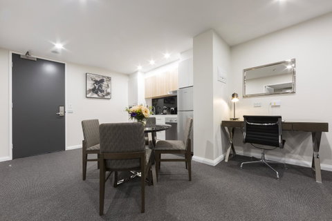 Avenue Hotel Canberra - Yamba Accommodation 31
