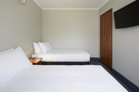 Brassey Hotel - Managed By Doma Hotels - Yamba Accommodation 9