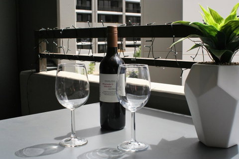 Modern Executive Apt@Barton*1BR*WiFi*Gym*Secure Parking*Canberra - Yamba Accommodation 9
