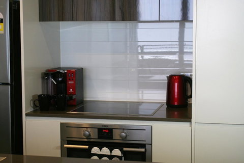 Modern Executive Apt@Barton*1BR*WiFi*Gym*Secure Parking*Canberra - Yamba Accommodation 4