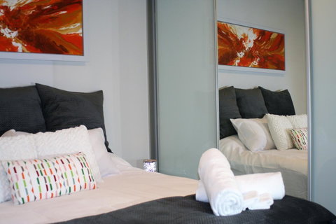 Modern Executive Apt@Barton*1BR*WiFi*Gym*Secure Parking*Canberra - Yamba Accommodation 1