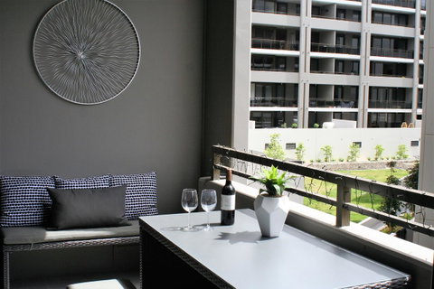 Modern Executive Apt@Barton*1BR*WiFi*Gym*Secure Parking*Canberra - Yamba Accommodation 2