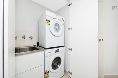 AAC Apartments - Griffin - Yamba Accommodation 10