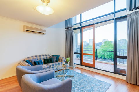 ALLARA CANBERRA - Yamba Accommodation 0