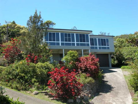 Bally High, 20 Dulconghi Street - Yamba Accommodation 0