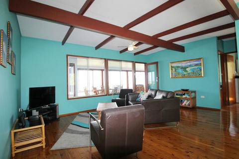 Bally High, 20 Dulconghi Street - Yamba Accommodation 13