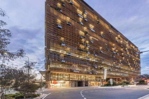 Canberra Luxury Apartment 3 - Yamba Accommodation 5