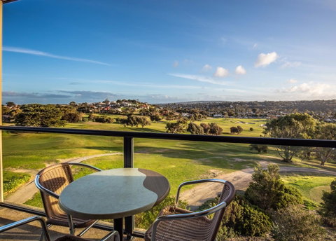McCracken Country Club - Yamba Accommodation 14