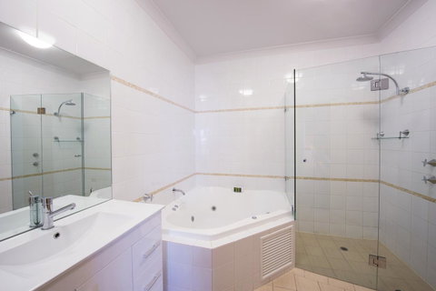 McCracken Country Club - Yamba Accommodation 30