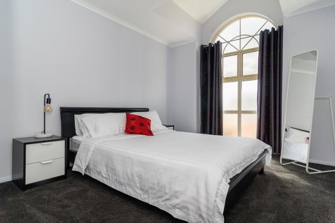 Port Adelaide Harbourside House - Yamba Accommodation 8