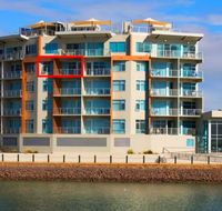 Wallaroo Marina Luxury Apartment - Yamba Accommodation