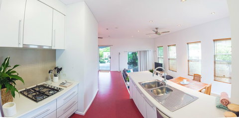 S T U D I O 22 Peaceful Retreat With Garden Views - Yamba Accommodation 4