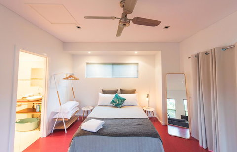 S T U D I O 22 Peaceful Retreat With Garden Views - Yamba Accommodation 3