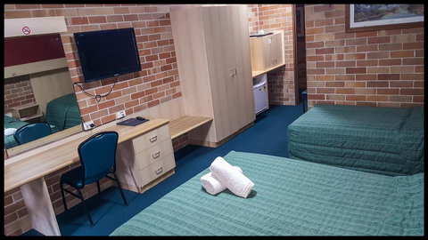 Windsor Terrace Motel - Yamba Accommodation 4