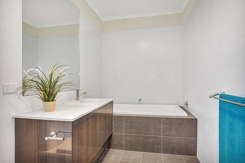 Eastern Breeze - Yamba Accommodation 32